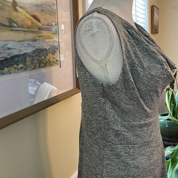 Corey P Sleeveless Dress - Picture 4 of 9